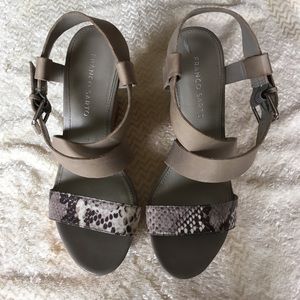 Franco Sarto Shania Size 8 High Heel Wedge Sandal